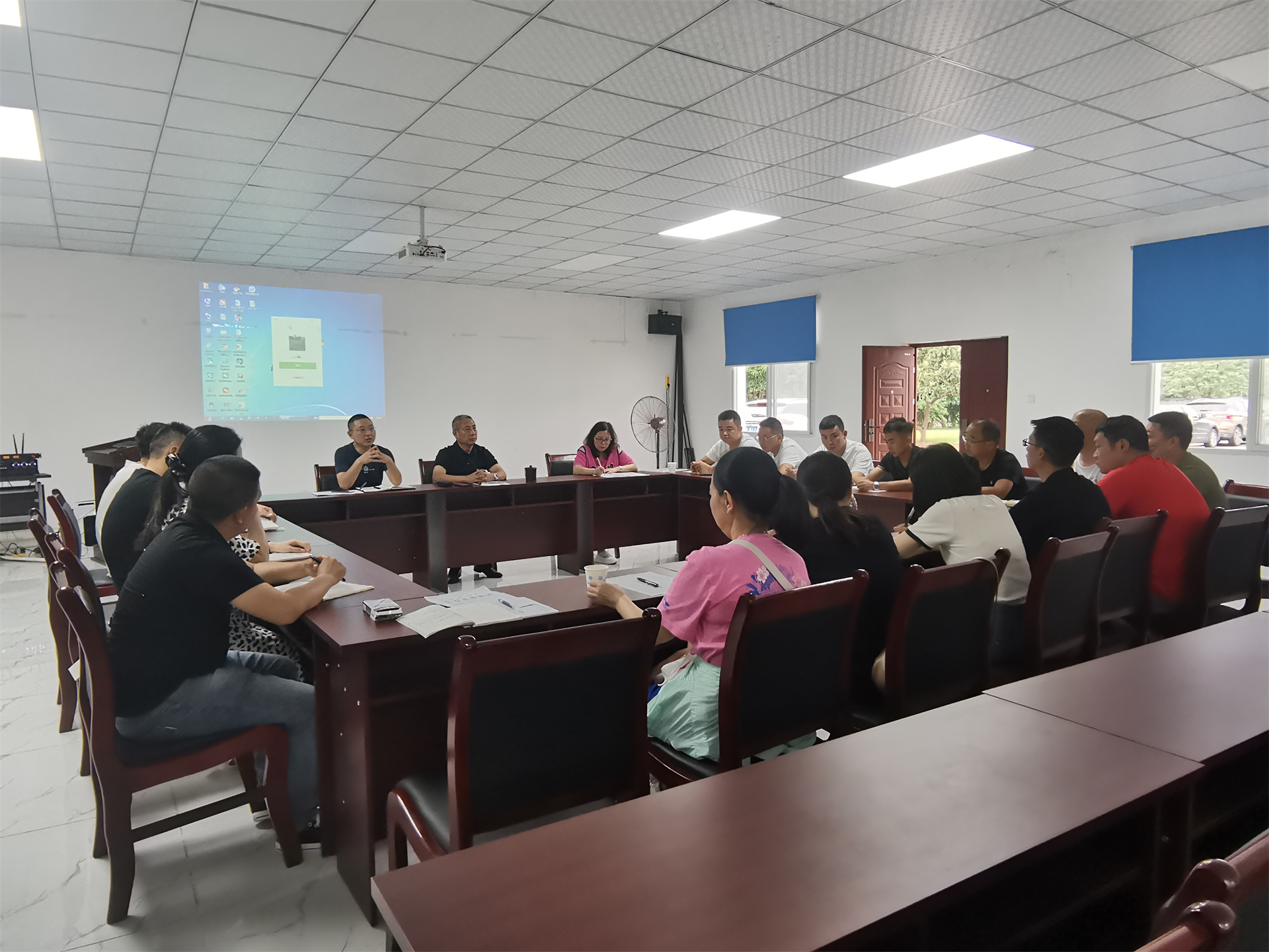 團(tuán)建總結(jié)會(huì)